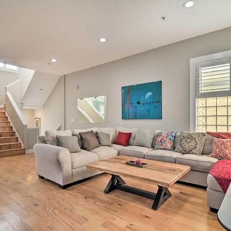 Coastal Sea Side Townhome - Walk To Beach! Clearwater Beach Exteriör bild